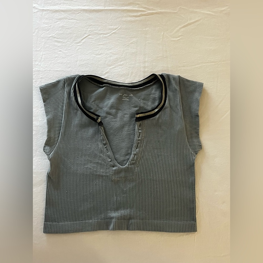 Blue Seamless V Cut Crop Top